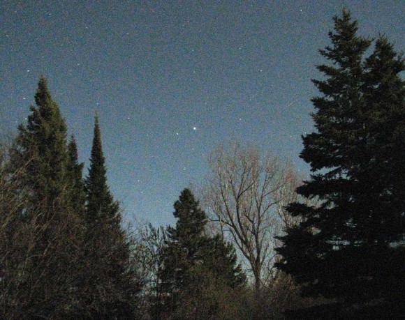 15-second time exposure of Vega rising taken with a typical digital pocket camera. Notice the grainy texture. Credit: Bob King