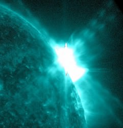 An X1.6 flare eruption on Jan. 27, 2012 (NASA/SDO/AIA)