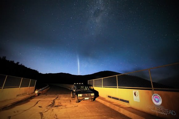  - Comet-Lovejoy-from-Canberra-by-Barry-Armstead-580x386