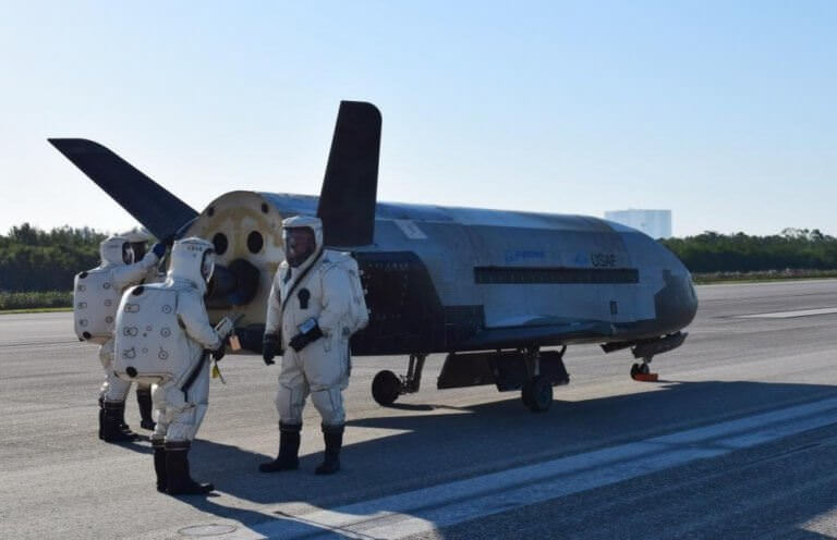 Air Forces Secret X 37B Space Plane Lands After 718 Days In Orbit