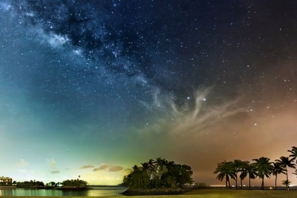 The rising Milky Way at Sentosa Island in Singapore. Credit and copyright: Justin Ng.