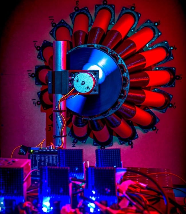 The device in the team's lab. Image Credit: Cromb/University of Glasgow.