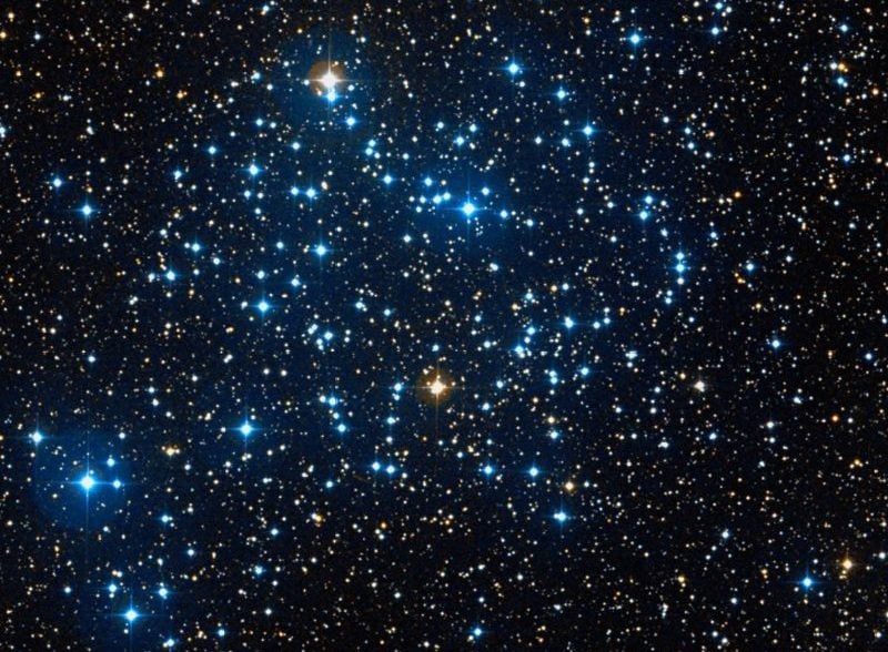 Close-up of the Messier 35 open star cluster. Finding MSWD candidates in open clusters allows astrophysicists to constrain the ages of the binaries. Credit: Wikisky