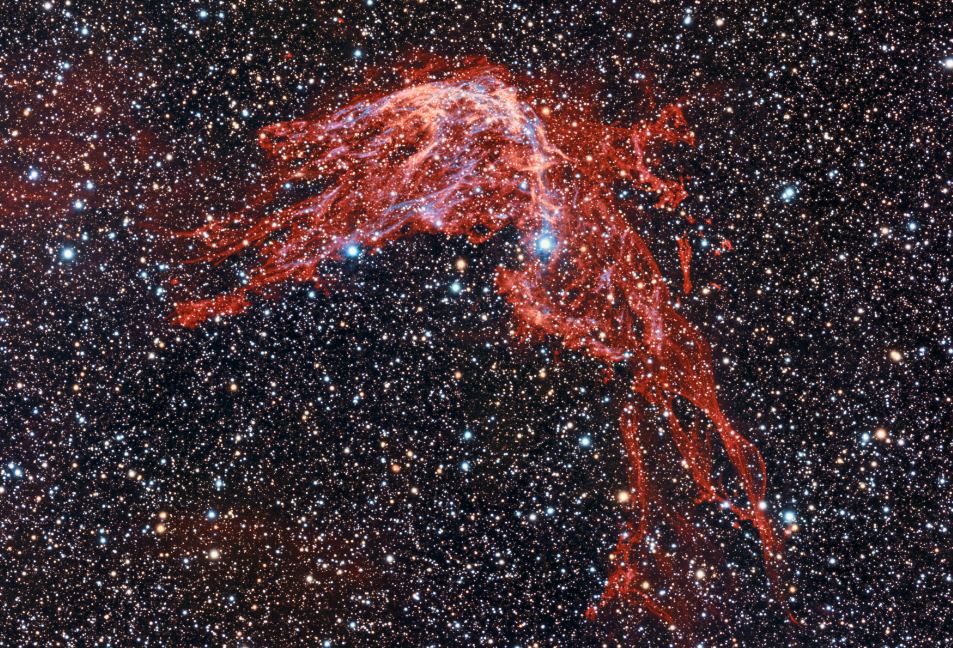 This zoomed-in image shows some of the detail in the wide-field DECam image. Image Credit: CTIO/NOIRLab/DOE/NSF/AURA T.A. Rector (University of Alaska Anchorage/NSF’s NOIRLab), J. Miller (Gemini Observatory/NSF’s NOIRLab), M. Zamani & D. de Martin (NSF’s NOIRLab)