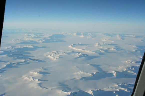 Aerial view of Antarctica. A prototype of the lunar DAS system for the Artemis missions to the Moon detected tiny tremors from ice movements here. Photo credit: L. McFadden 2008