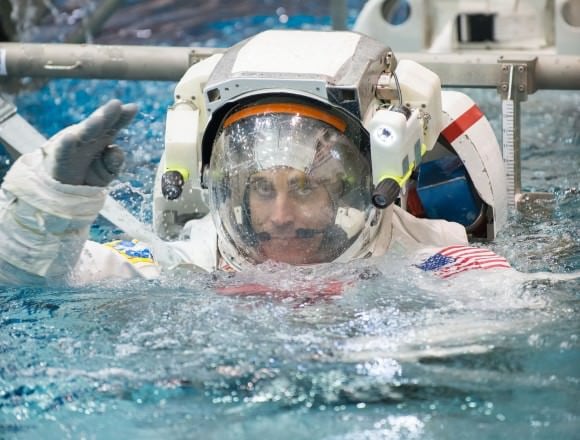 Astronaut Chris Cassidy training for a spacewalk in NASA's Neutral Buoyancy Laboratory. Credit: Robert Markowitz