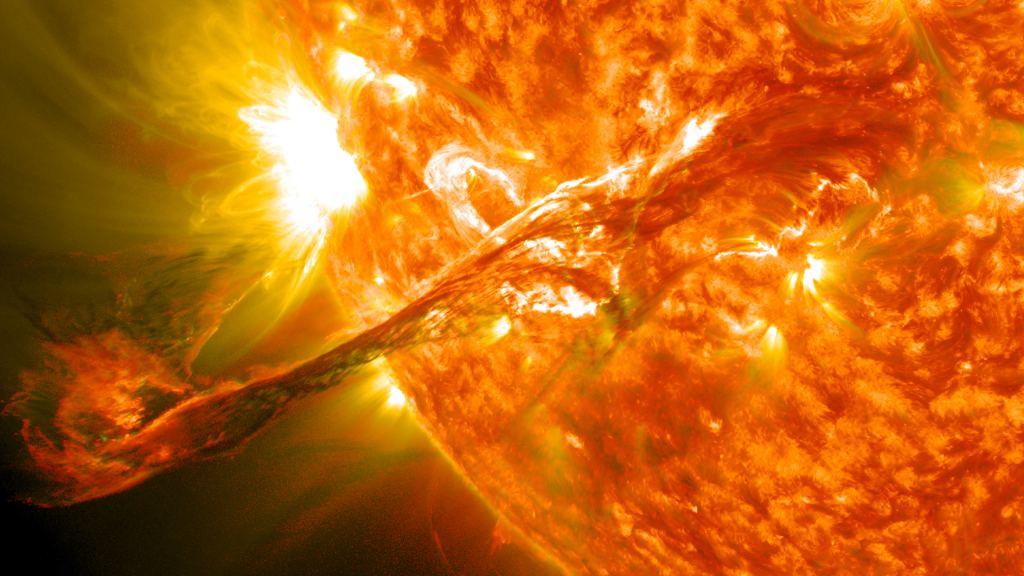 A solar flare, as it appears in extreme ultra-violet light. Some stars emit superflares similar to this, but many times brighter and stronger than those from the Sun. Credit: NASA/SFC/SDO