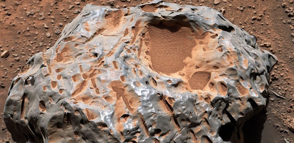 MSL Curiosity found the iron-nickel meteorite