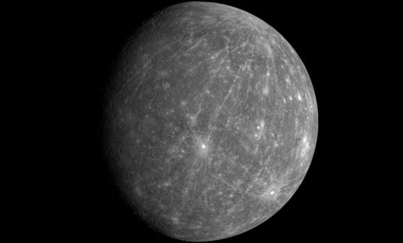 Mercurio, come ripreso dalla sonda MESSENGER, rivelando parti del pianeta mai viste da occhi umani. Image Credit: NASA/Johns Hopkins University Applied Physics Laboratory/Carnegie Institution of Washington
