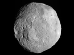 Looming Larger: Dawn Approaches Vesta, Enters Orbit July 15-16 ...