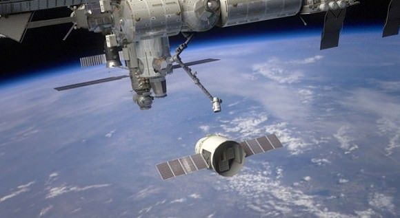 Space Station Crew Anticipating SpaceX Dragon's Arrival - Universe Today