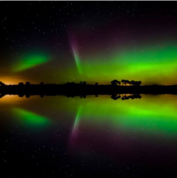 Weekend Aurora Gives Time for 'Reflection' - Universe Today