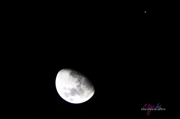 Moon/Jupiter Conjunction - 21st January 2013. Canon EOS Rebel T3, f5.6, 1/4000 sec. ISO 6400, 300mm. Credit and copyright: Apple Lily.