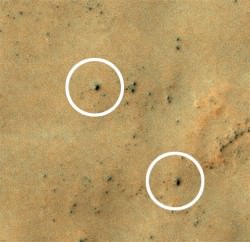 Candidate features of the Mars 3 retrorockets (top) and lander (bottom)