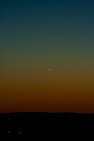 May 26 triple conjunction from Warwick, NY snapped from Canon Rebel, 100mm – 300mm lens.  Credit: Pietro Carboni