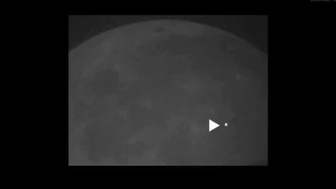 meteorites hitting the moon