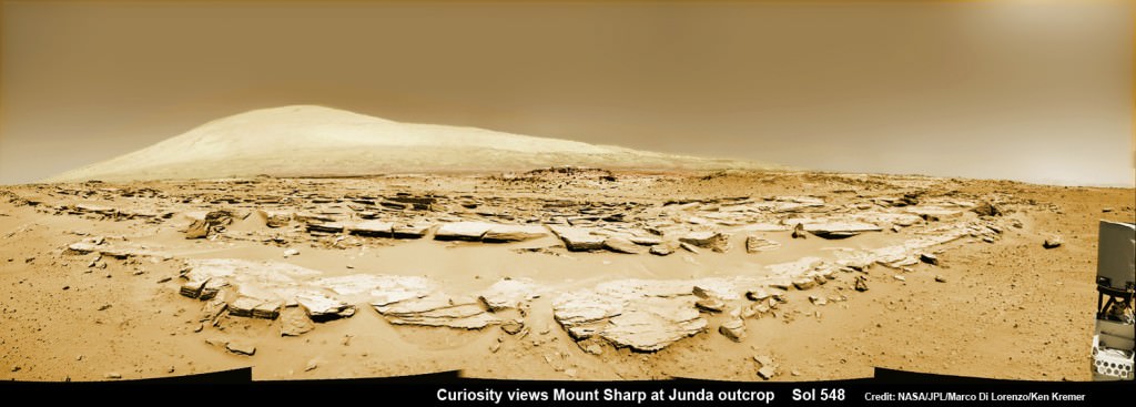 Curiosity Rover Pauses Mid-drive And Captures Spectacular Martian ...