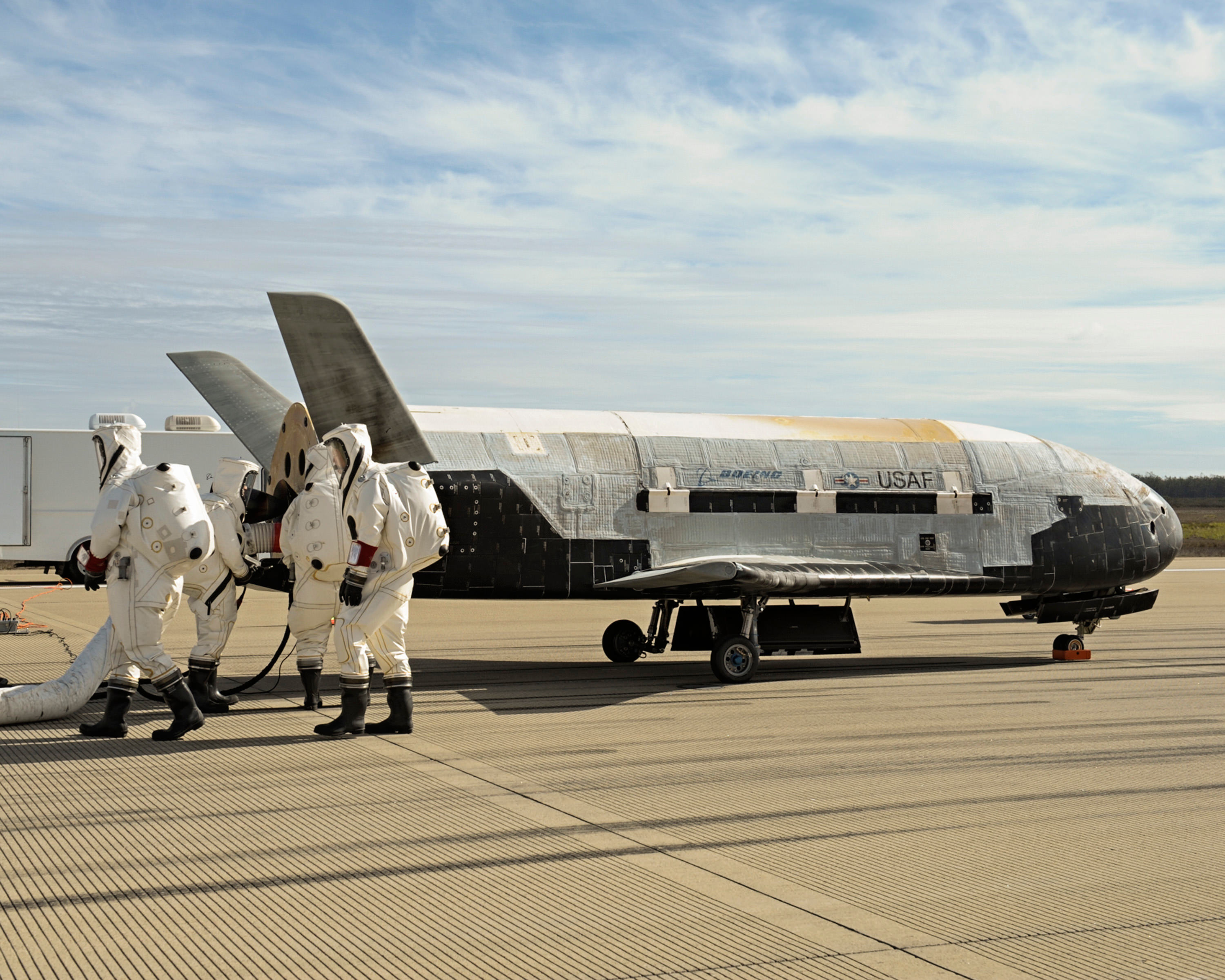 3000px x 2400px - Mysterious Military X-37B Space plane Lands after Nearly Two Years in Orbit  - Video - Universe Today