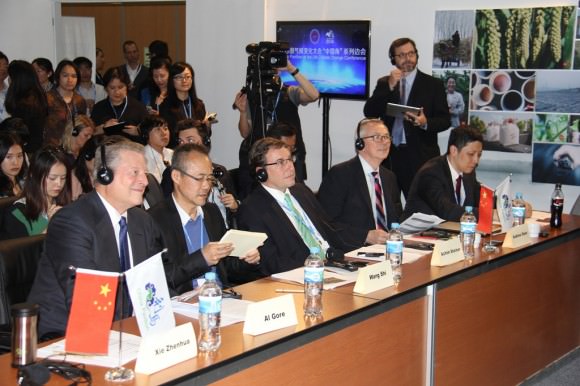 Al Gore and UNEP Executive Director Achim Steiner at the China Pavilion. Credit: UNEP 