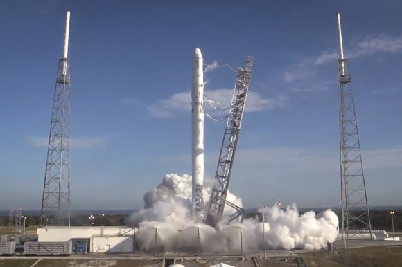 SpaceX Falcon 9 rocket completes successful static fire test on Dec. 19 ahead od planned CRS-5 mission for NASA in early January 2015. Credit:  SpaceX