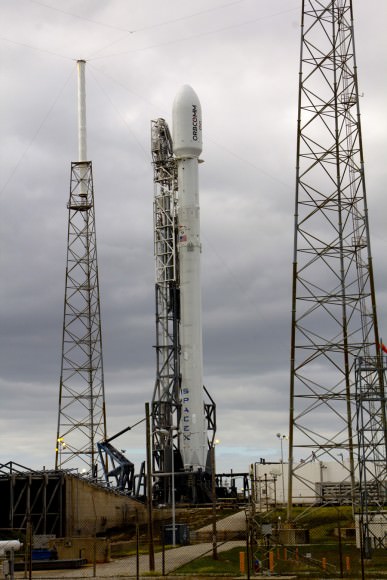 SpaceX Targets Dramatic Nighttime Falcon 9 Launch and Daring Cape ...