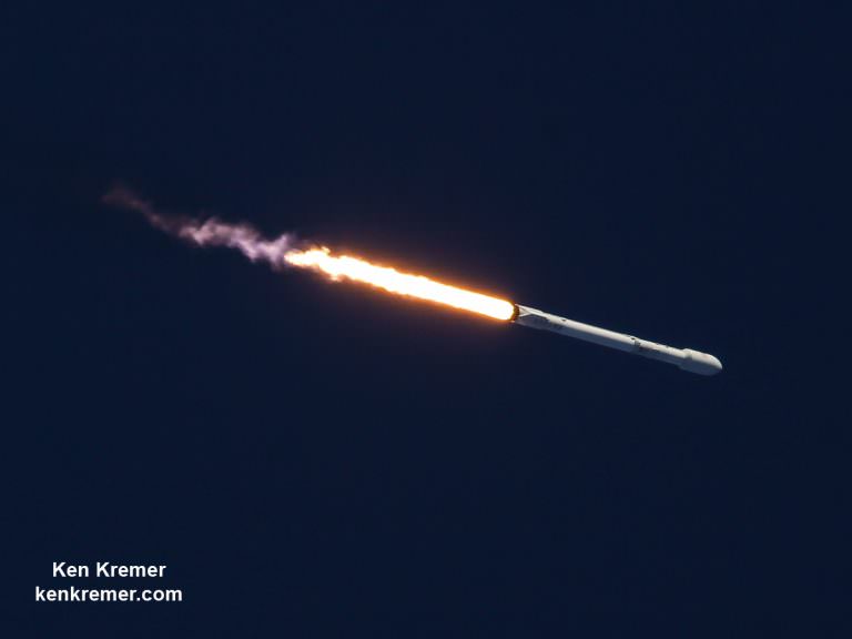 Spacex Falcon 9 Thunders To Space With Thai Comsat Scores Double Headed Win With 3rd Straight 3760