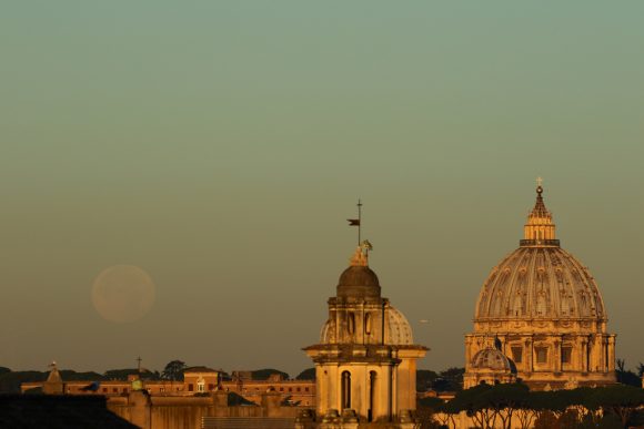 The 'Super Moon' over Rome on November 14, 2016. Credit and copyright: Gianluca Masi.