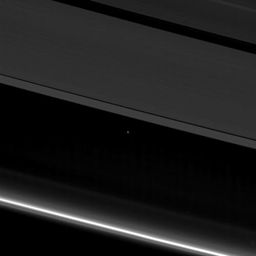 Earth Beams From Between Saturns Rings In New Cassini Image Universe Today 6373