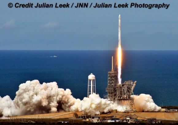 1st Recycled SpaceX Dragon Blasts Off For Space Station On 100th Flight ...