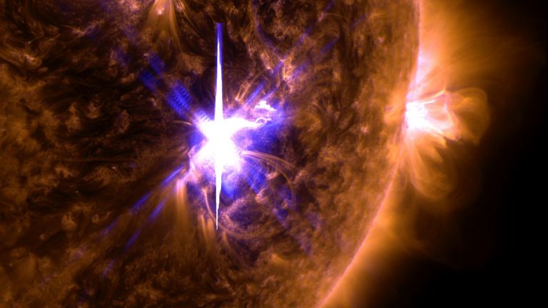 solar flare Archives - Universe Today