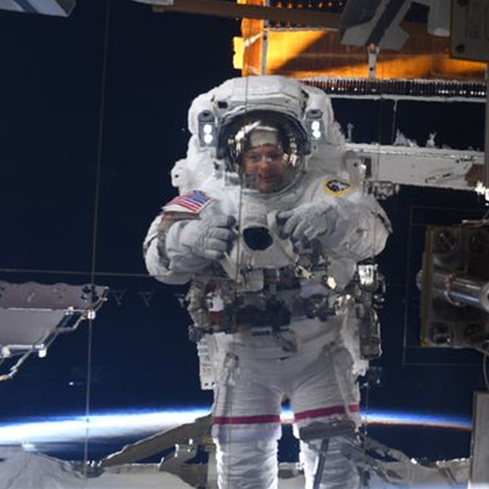 women selfies in space nasa
