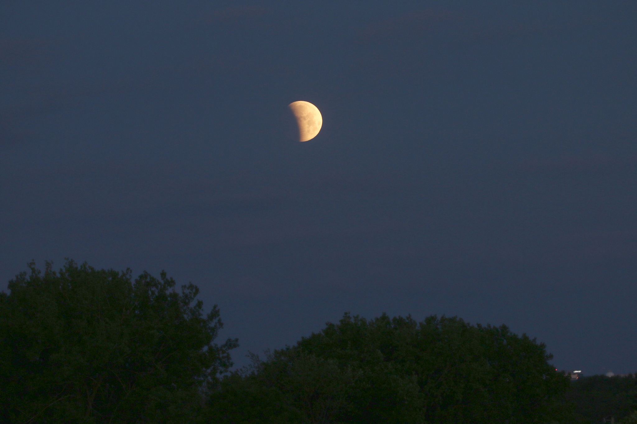 Views of Wednesday Morning's Amazing Total Lunar Eclipse from Around ...