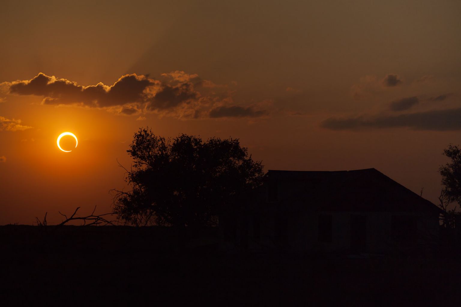 annular eclipse Archives - Universe Today