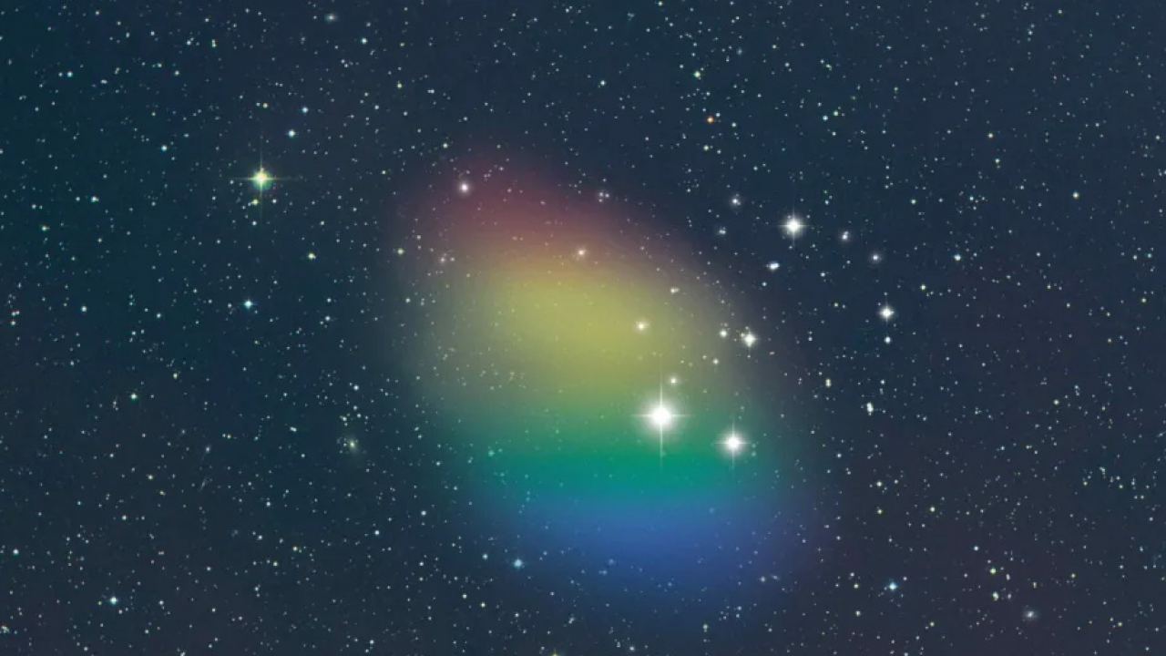 Is this picture real? Can Galaxy's be green? How is it possible? Since  there are no green star's. : r/Astronomy