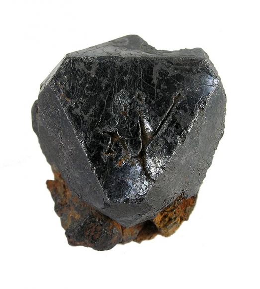 Ilmenite sample found in Norway. This is the mineral that has been tested to simulate the magma of the Moon's subsurface. CC-BY-SA 3.0 Rob Lavinsky, iRocks.com