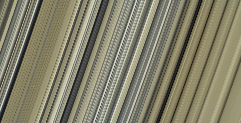 High-resolution image of Saturn's rings